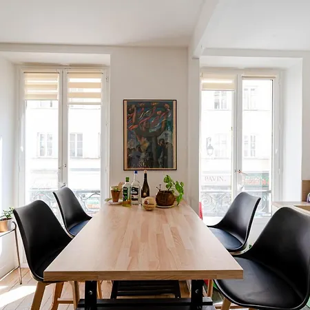 Design Apt In Aligre Neighbourhood Apartment *