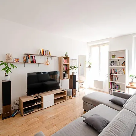 Design Apt In Aligre Neighbourhood *